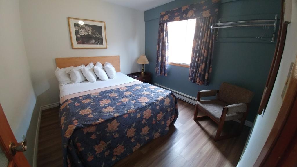 Northlander Motel Sault Ste. Marie Exterior photo